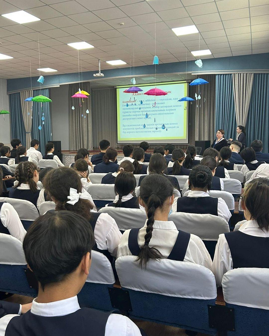 9-10 сынып оқушылар арасында “Аутодеструктивты мінез-құлықтың алдын-алу” тақырыбында дәріс жүргізді.