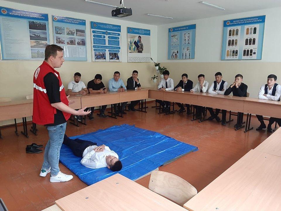 Қызыл Ай қоғамының қызметкерлері жер сілкінісіне дайындық тренингі өткізілді.