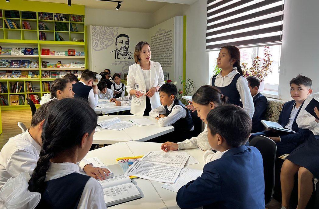 6-сынып оқушыларымен Каналбекова Гүлнар Қасымбекқызы “Отбасы-тәрбие іргетасы” тақырыбында семинар-тренинг өткізді.