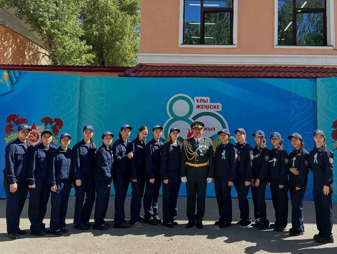 "Жас сарбаз", "Жас сақшылар" ұйымы мерекелік іс - шарада